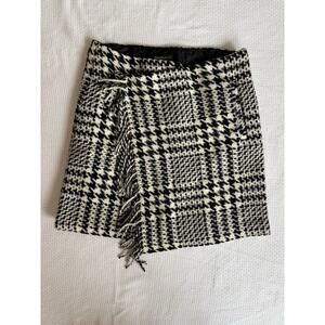 Eddie Bauer Women size 6 Black White Plaid Wrap Mini Skirt Fringe Wool Preppy